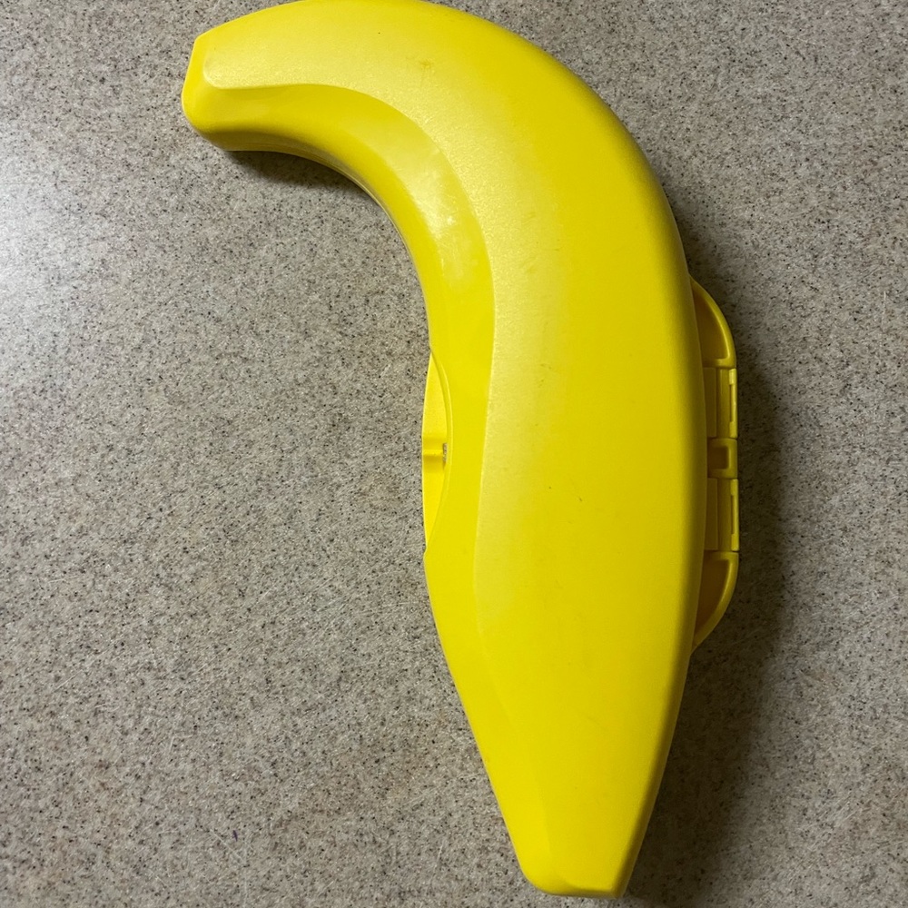 Tupperware Banana Keeper